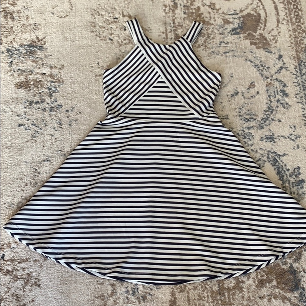 Used girls dress in excellent condition!